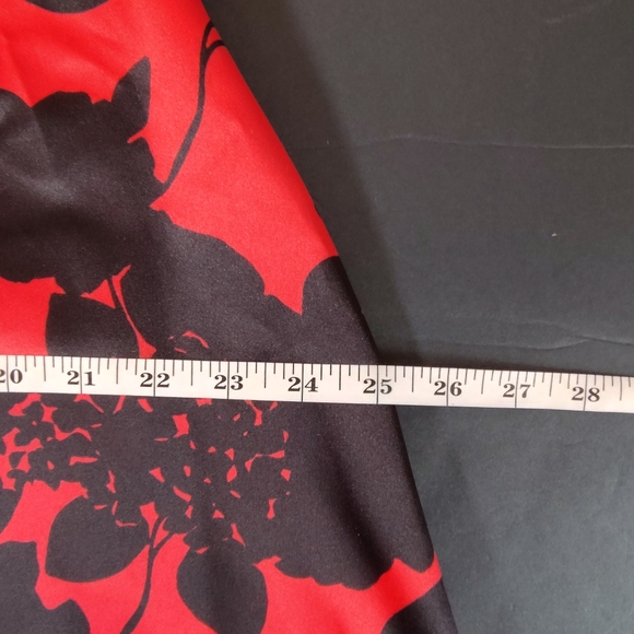 NWOT NOTATIONS SATIN RED & BLACK FLORAL FLARE SKIRT SIZE X-LARGE - Picture 9 of 9